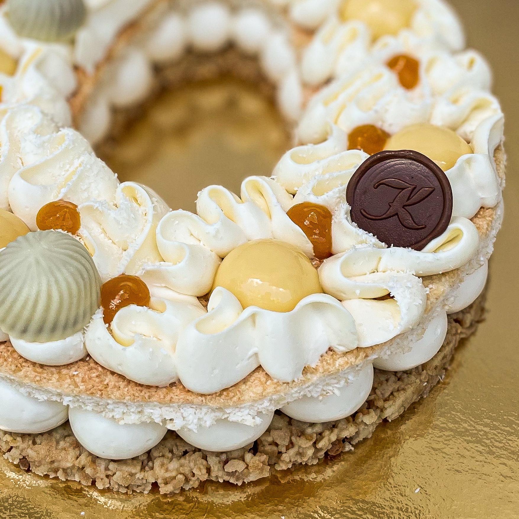 Entremets de PĂąques chocolat blanc - passion - coco