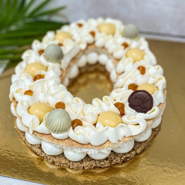 Entremets de PĂąques chocolat blanc - passion - coco